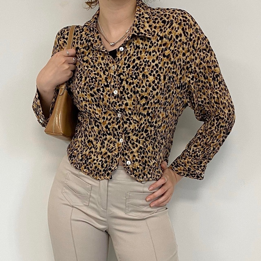 ❤️ ZARA leopard print button-down blouse SIZE SMALL - Picture 3 of 8